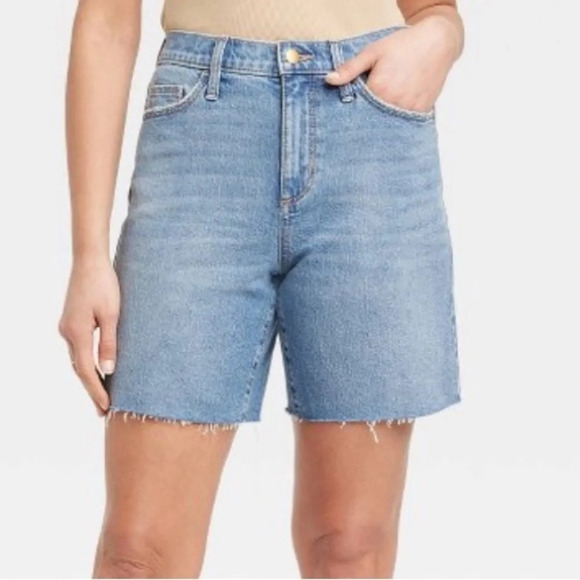 NWT Universal Thread Womens Size 4 Vintage Bermuda Shorts Denim Cut Off Stretch - Picture 1 of 8